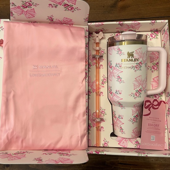 Love Shack Fancy x Stanley - Picture 4 of 4